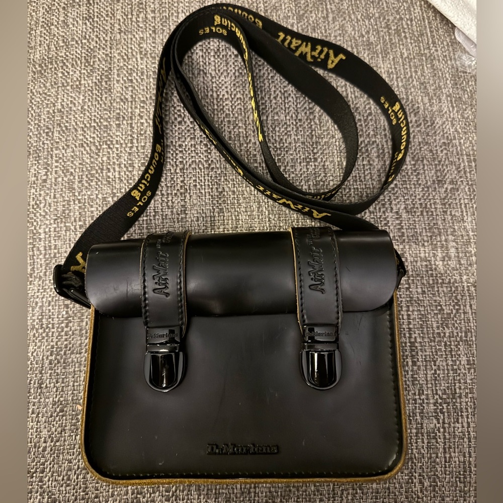 Dr. Martens 7 Inch Crossbody Airwair